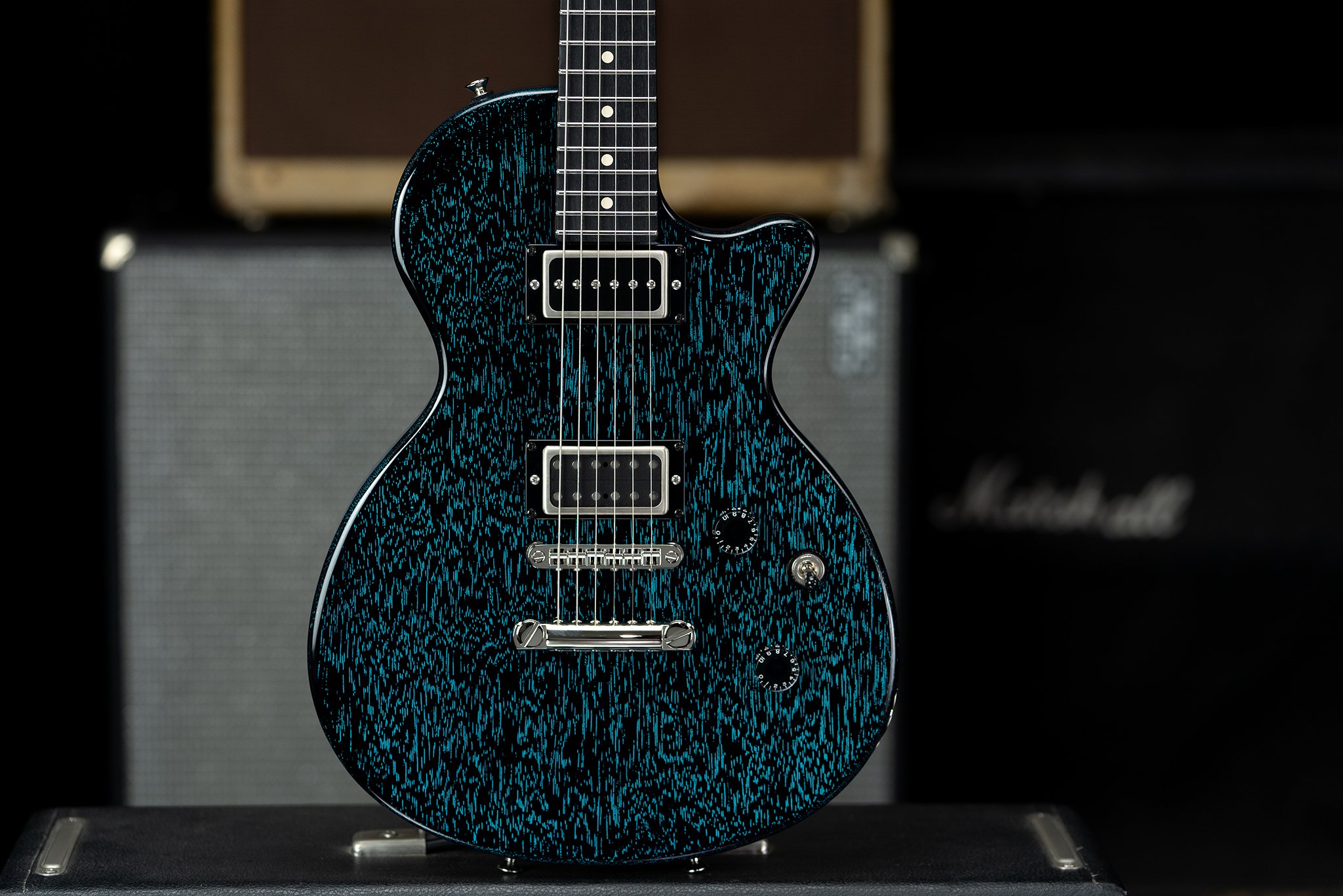 ギター Tom Anderson The Classic Dog Hair Tom Anderson Classic White with Black Dog Hair Satin Guitar